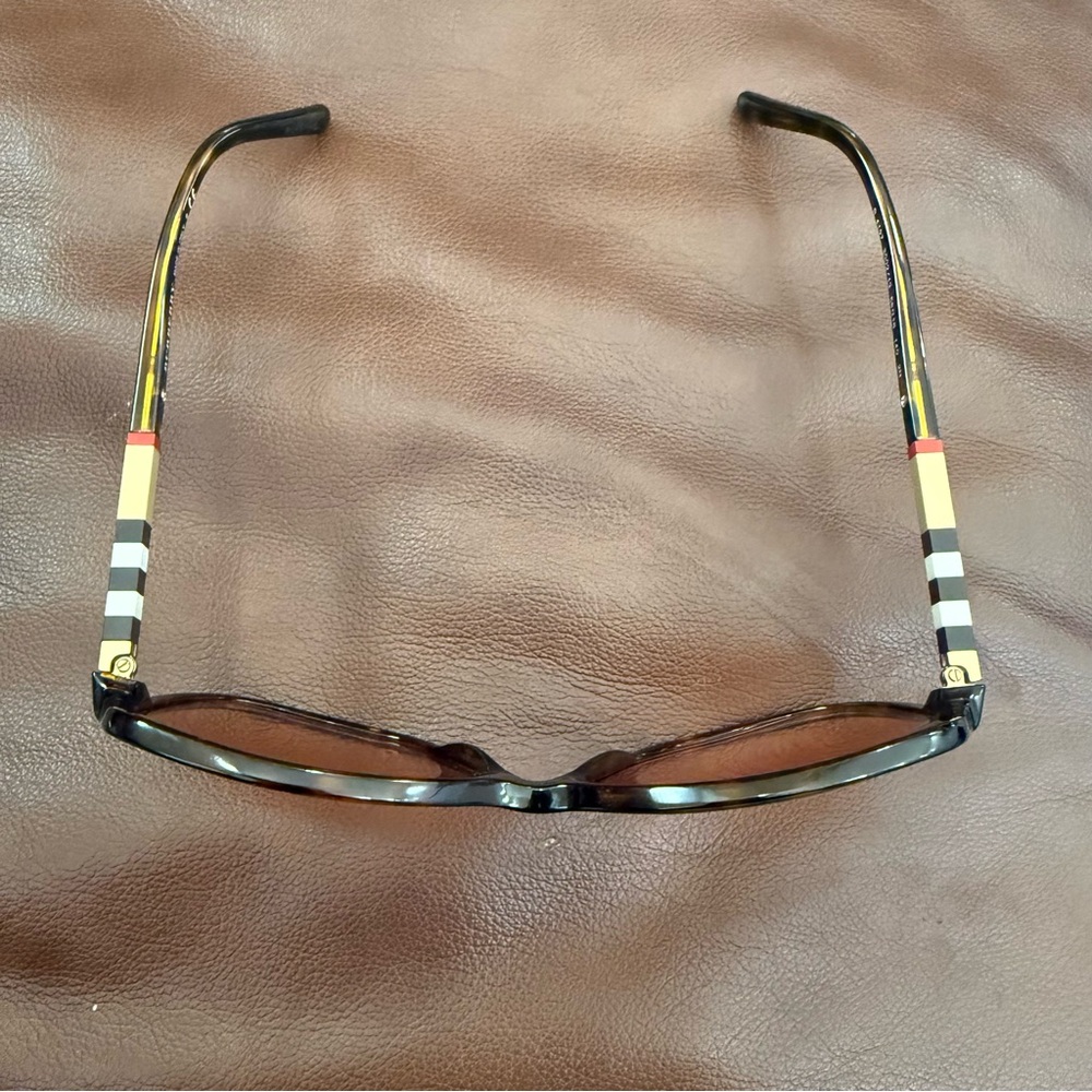 Authentic Burberry Tortoise Shell Sunglasses - image 4